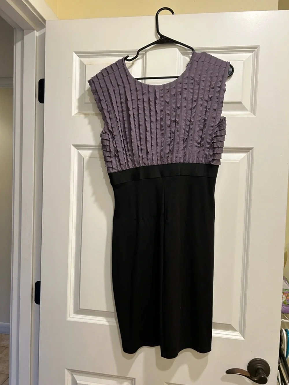 Max Studio - Picture 2 of 2